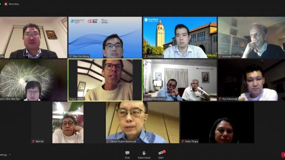 Zoom Webinar 2020 06 12 13 16 47_Moment(2) min
